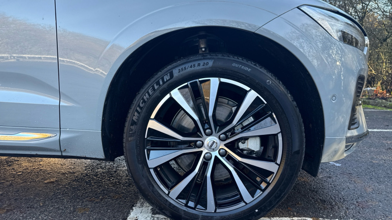 Volvo XC60 2.0 B5P Ultra Dark 5dr AWD Geartronic Petrol Estate